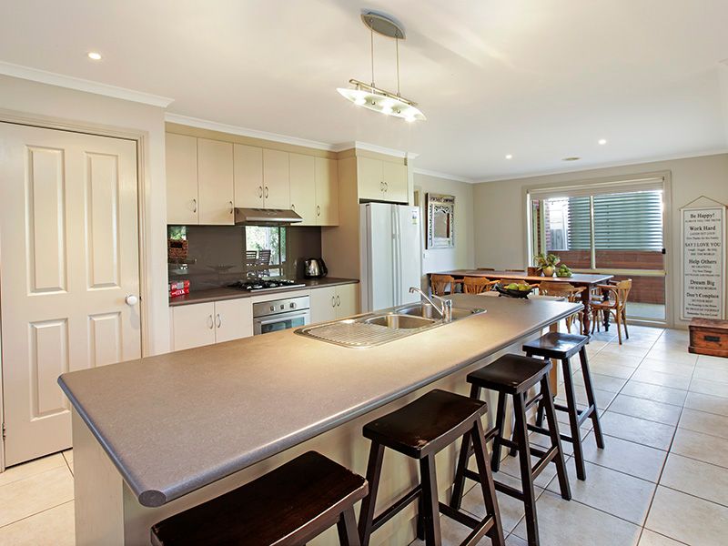 1 Hyndford Court, GROVEDALE, VIC 3216