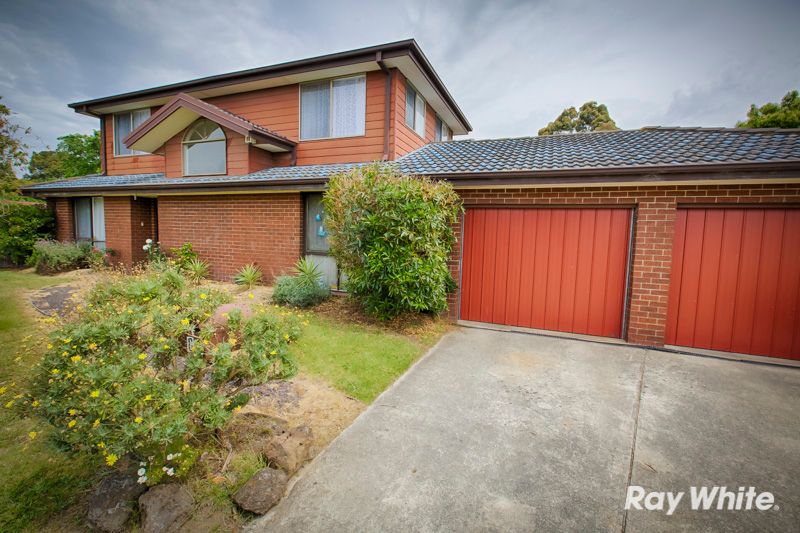 8 Ronald Court, PAKENHAM, VIC 3810