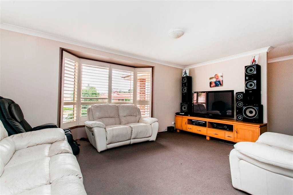 13 Kiber Drive, GLENMORE PARK, NSW 2745