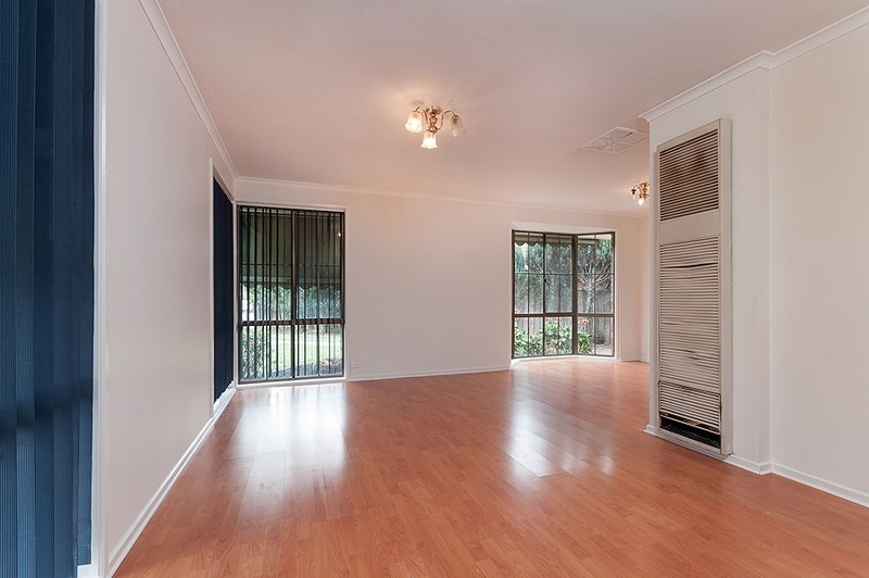 4 Axminster Drive, CRAIGIEBURN, VIC 3064
