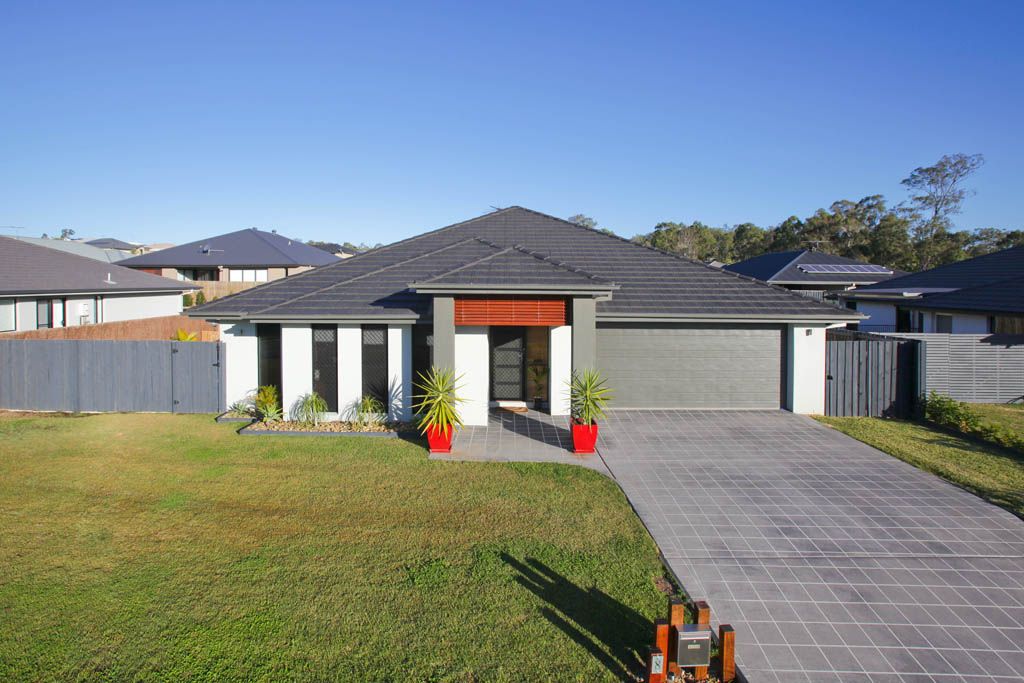 8 Aurelius Street, AUGUSTINE HEIGHTS QLD 4300