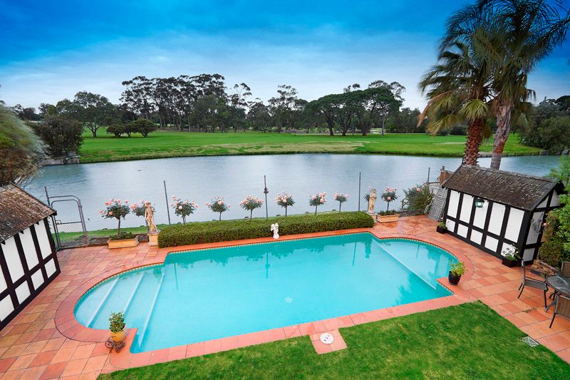 35 Higgins Close, DINGLEY VILLAGE, VIC 3172