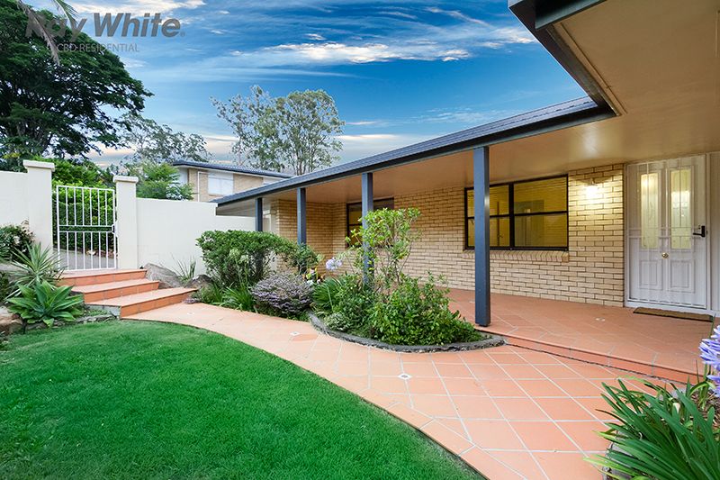 73 Goolman Street, CHAPEL HILL, QLD 4069