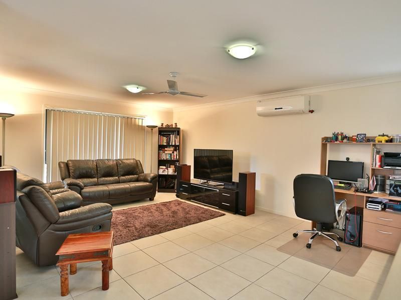 11 Toby Close, KALLANGUR, QLD 4503