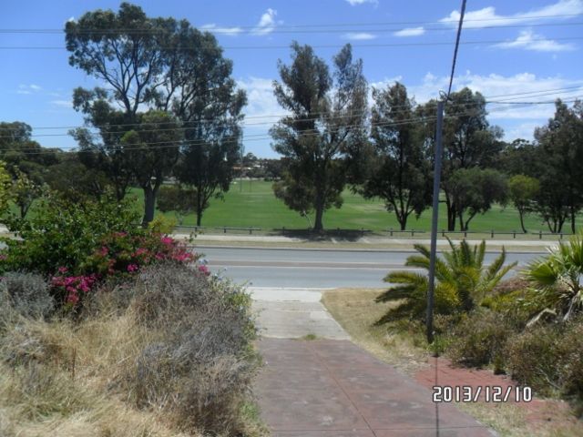 10 GILES Avenue, PADBURY, WA 6025
