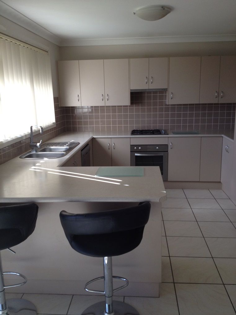 11 Hibiscus Crescent, ABERGLASSLYN, NSW 2320