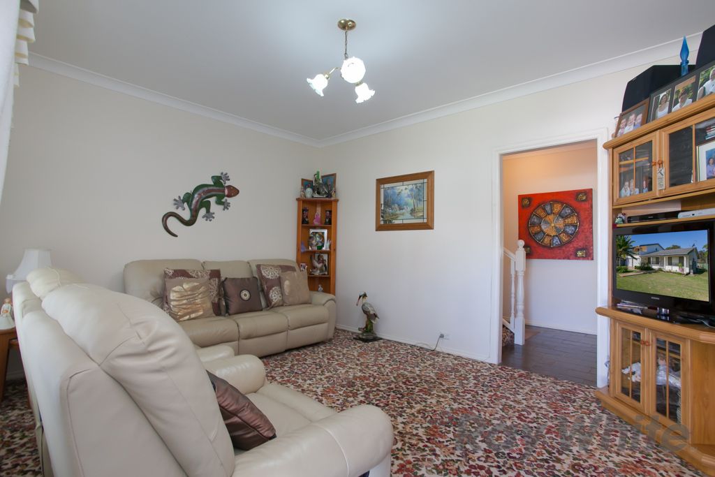 18 Jones Avenue, WARNERS BAY, NSW 2282