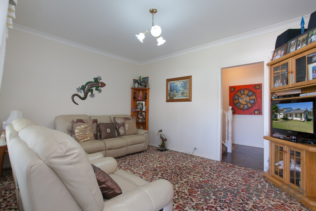 18 Jones Avenue, WARNERS BAY, NSW 2282