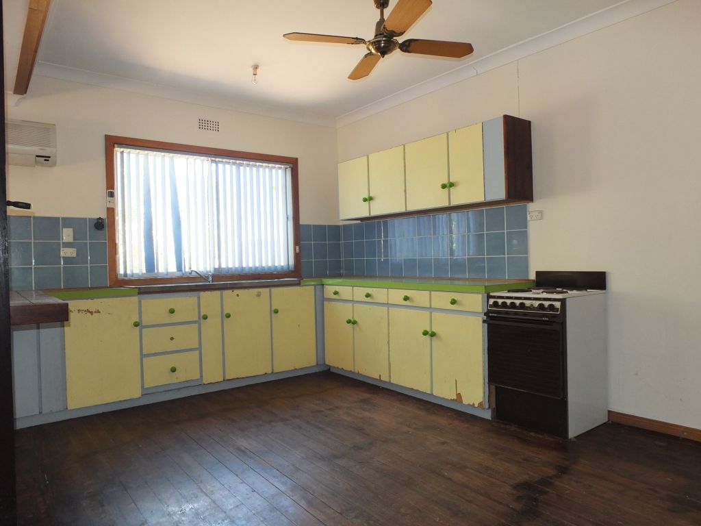 1 Main Street, PORT WAKEFIELD, SA 5550