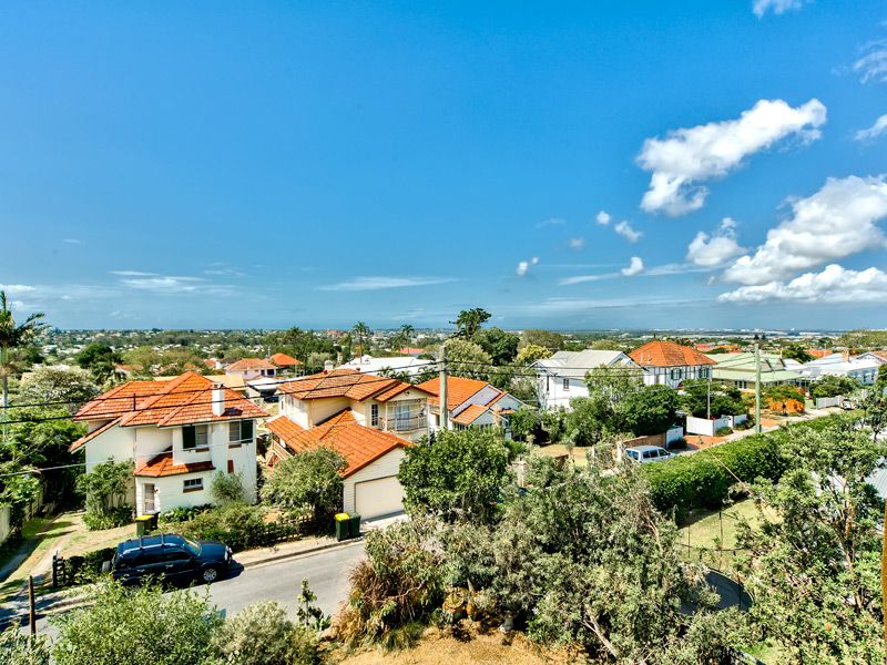 15 Highclere Street, CLAYFIELD, QLD 4011