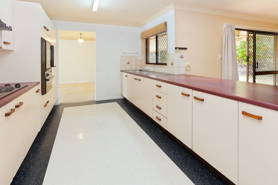 16 Glenalwyn Street, HOLLAND PARK, QLD 4121