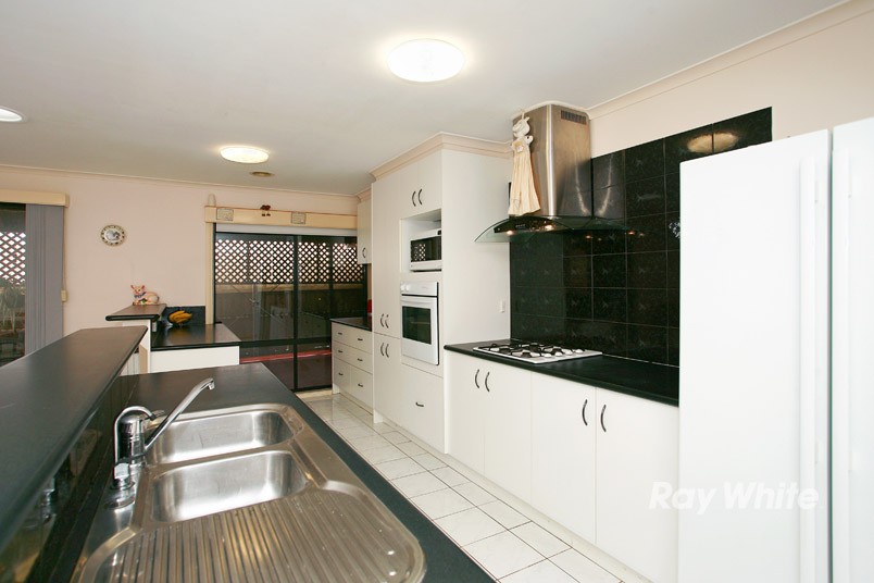 4 Pirita Place, CRANBOURNE WEST, VIC 3977