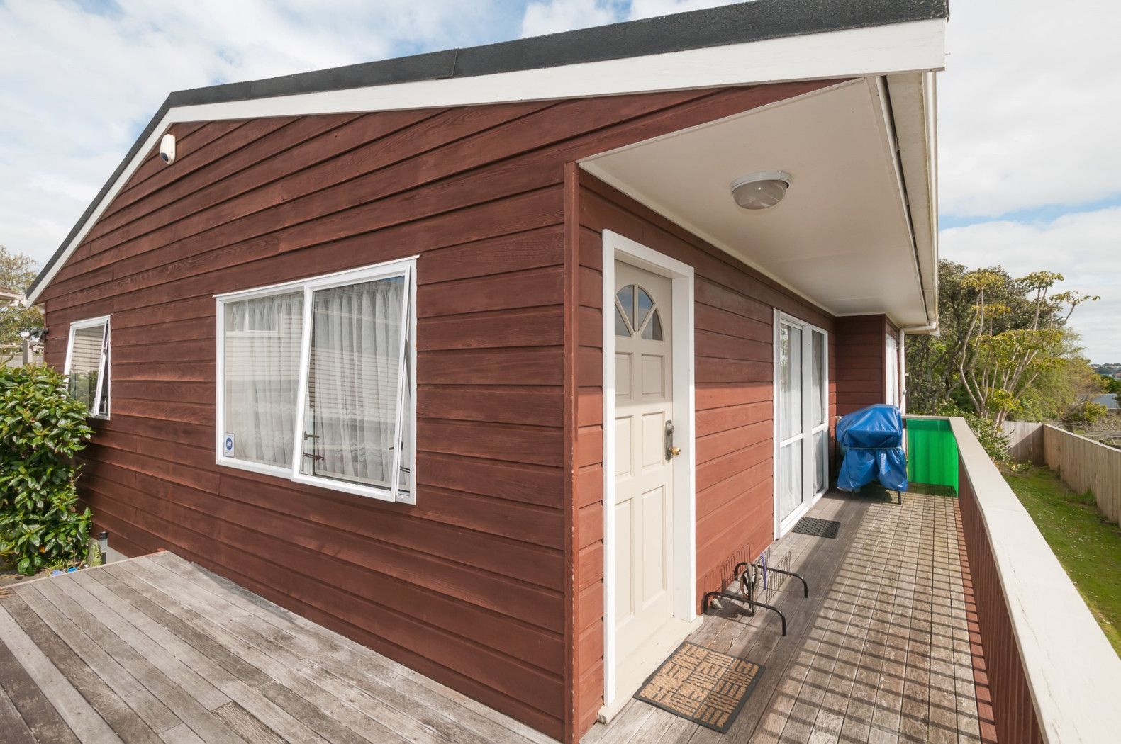 8a Raines Avenue, FORREST HILL, North Shore City