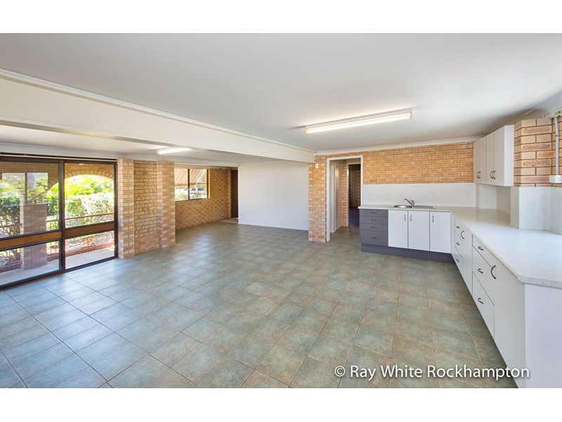 4 Geaney Street, NORMAN GARDENS, QLD 4701