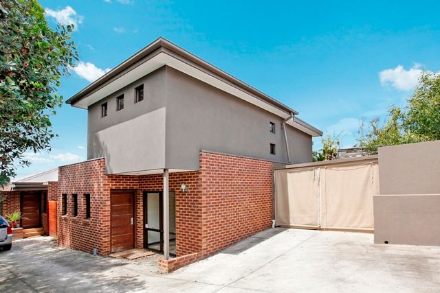 106 Darebin Boulevard, RESERVOIR VIC 3073