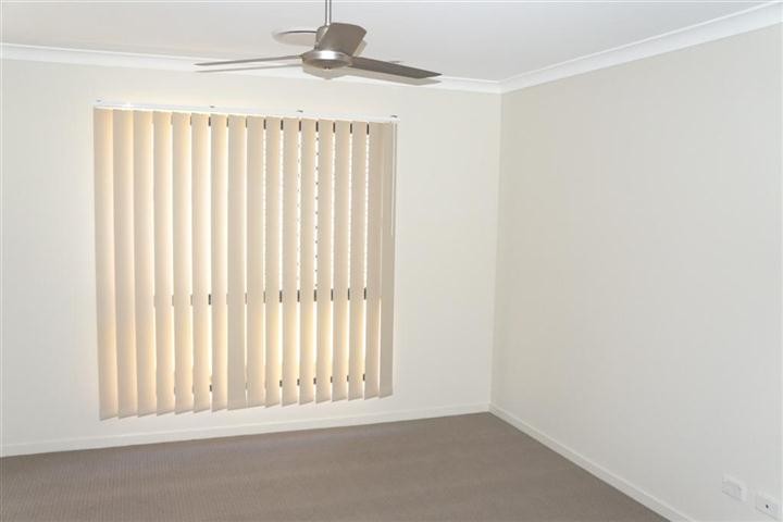 55 Petrel Street, KIRKWOOD, QLD 4680
