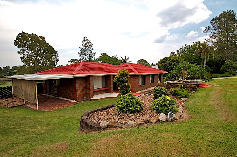 33 ISLANDVIEW Street, BARELLAN POINT, QLD 4306