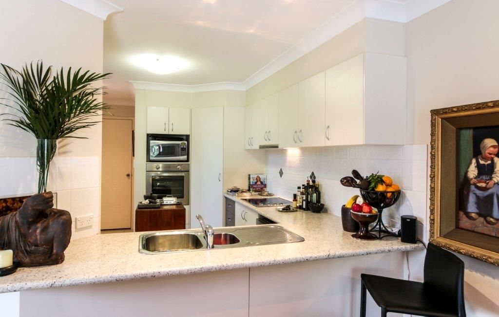 2/15 Blake Street, SOUTHPORT, QLD 4215