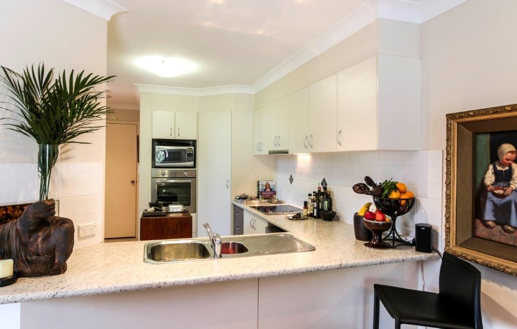 2/15 Blake Street, SOUTHPORT, QLD 4215