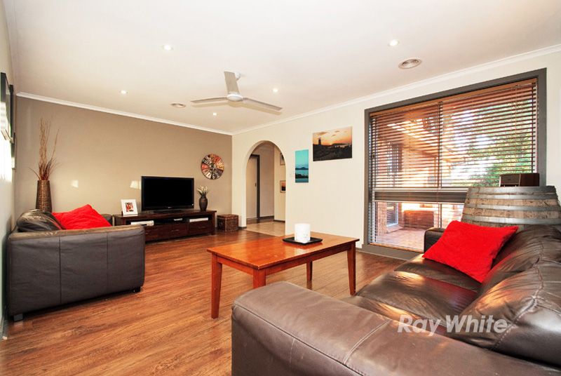 13 Sheraton Crescent, FERNTREE GULLY, VIC 3156