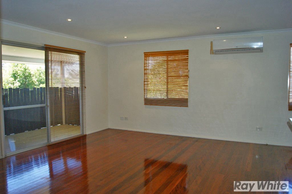 8 Arcadia Crescent, KIPPA-RING, QLD 4021