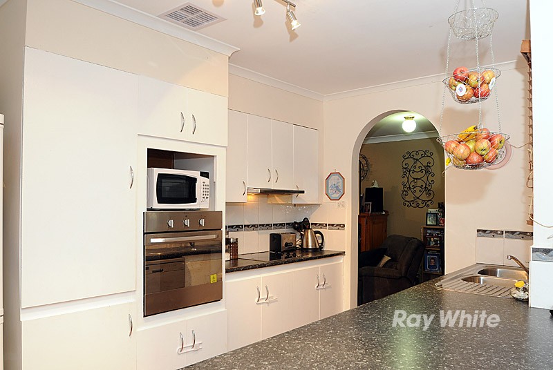 24 Strafford Avenue, CRANBOURNE, VIC 3977