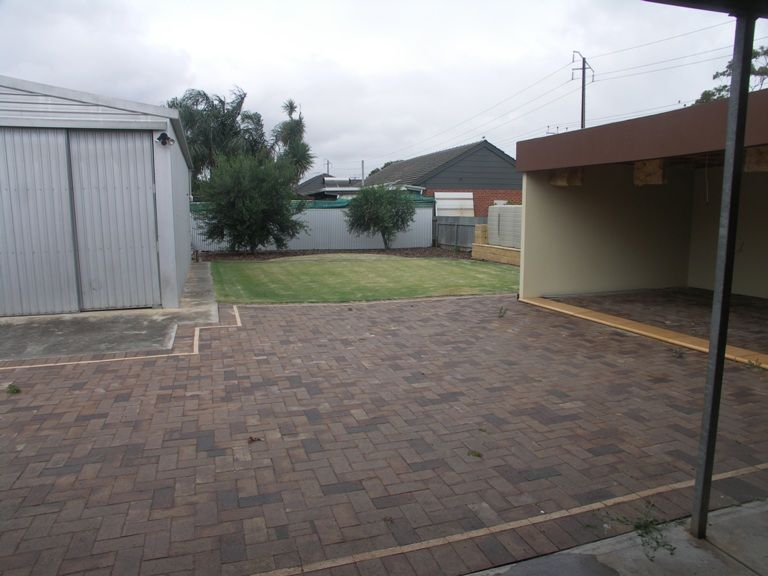 4 Woodland Road, MITCHELL PARK, SA 5043