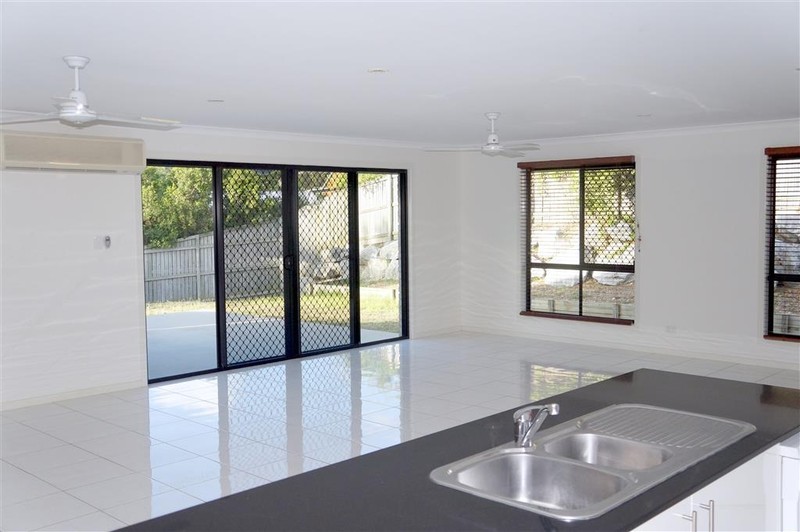 4 Beaver Avenue, SOUTH GLADSTONE, QLD 4680