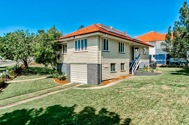 11 Bank Street, WINDSOR, QLD 4030