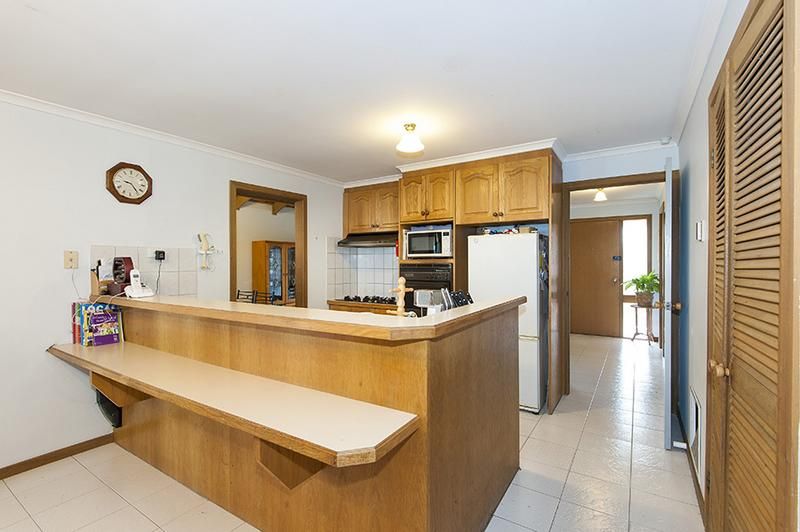 4 Somers Close, MILL PARK, VIC 3082