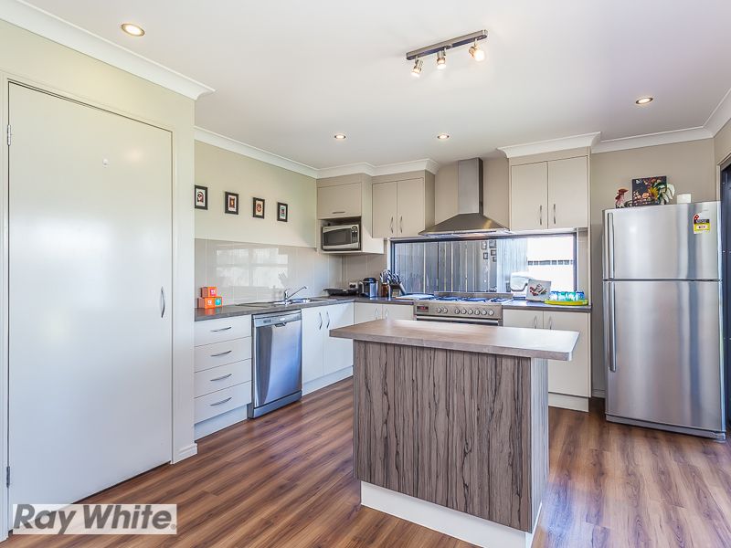 22 Chase Crescent, NORTH LAKES, QLD 4509