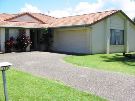 112 MONTEREY KEYS Drive, HELENSVALE, QLD 4212