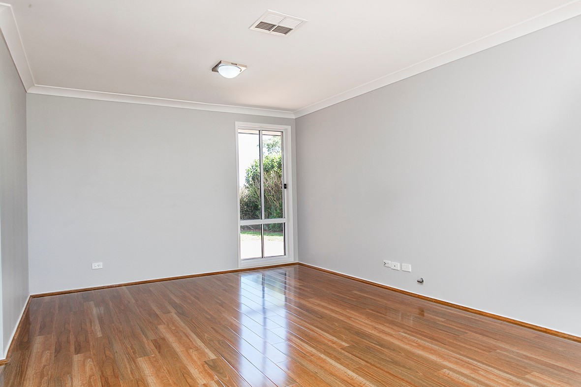 27 Wolara Avenue, GLENMORE PARK, NSW 2745