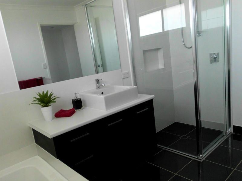 2/3 Heliconia Street, MOUNTAIN CREEK, QLD 4557