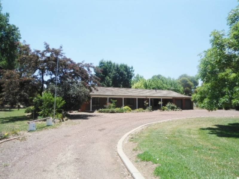 67 Rodeo Drive, COOTAMUNDRA NSW 2590