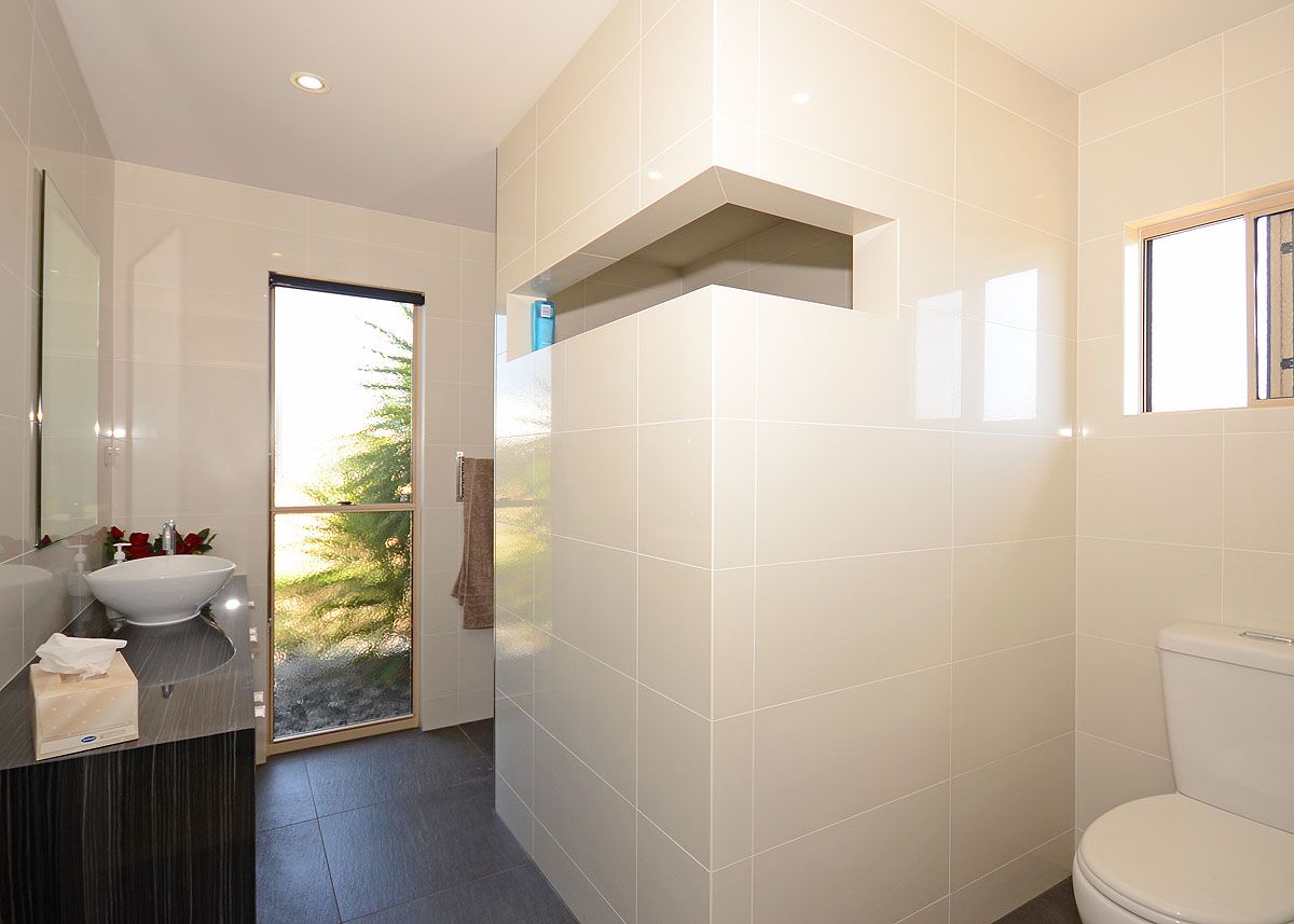 3 Mermaid Court, ELI WATERS, QLD 4655
