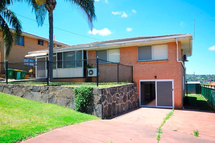12 Greenbury Street, ROCKVILLE QLD 4350