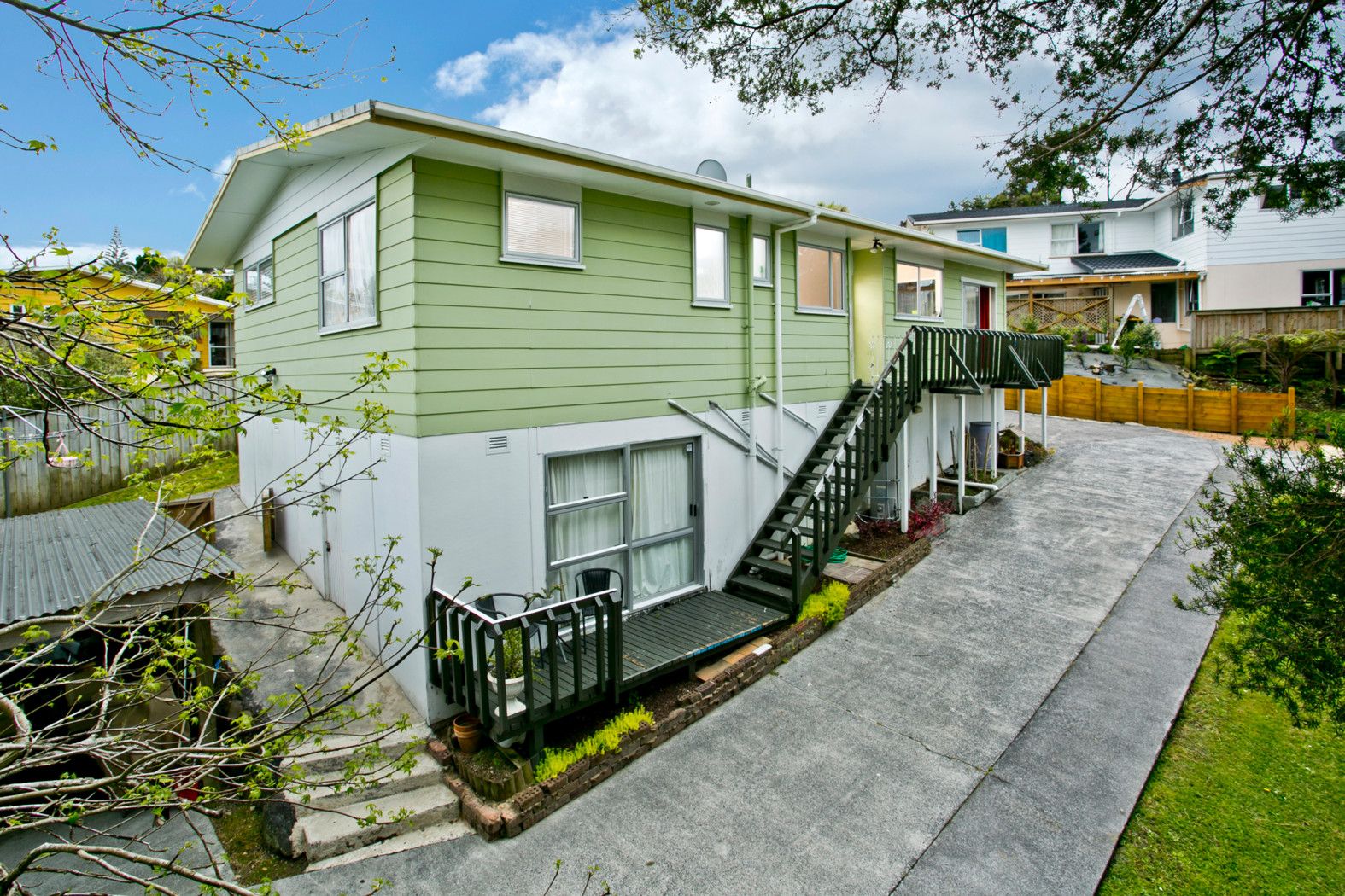 38 Easton Park Parade, GLENFIELD, North Shore City