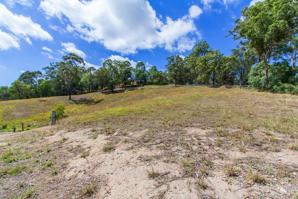 5 Tilia Place, MUDGEERABA, QLD 4213