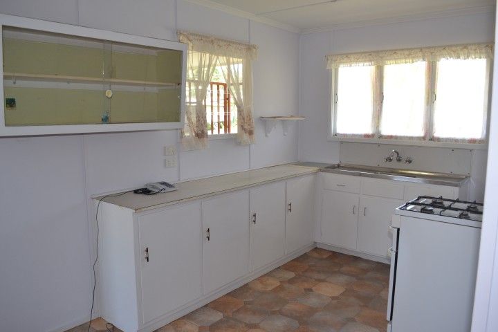 1 Byrne Street, WEST GLADSTONE, QLD 4680