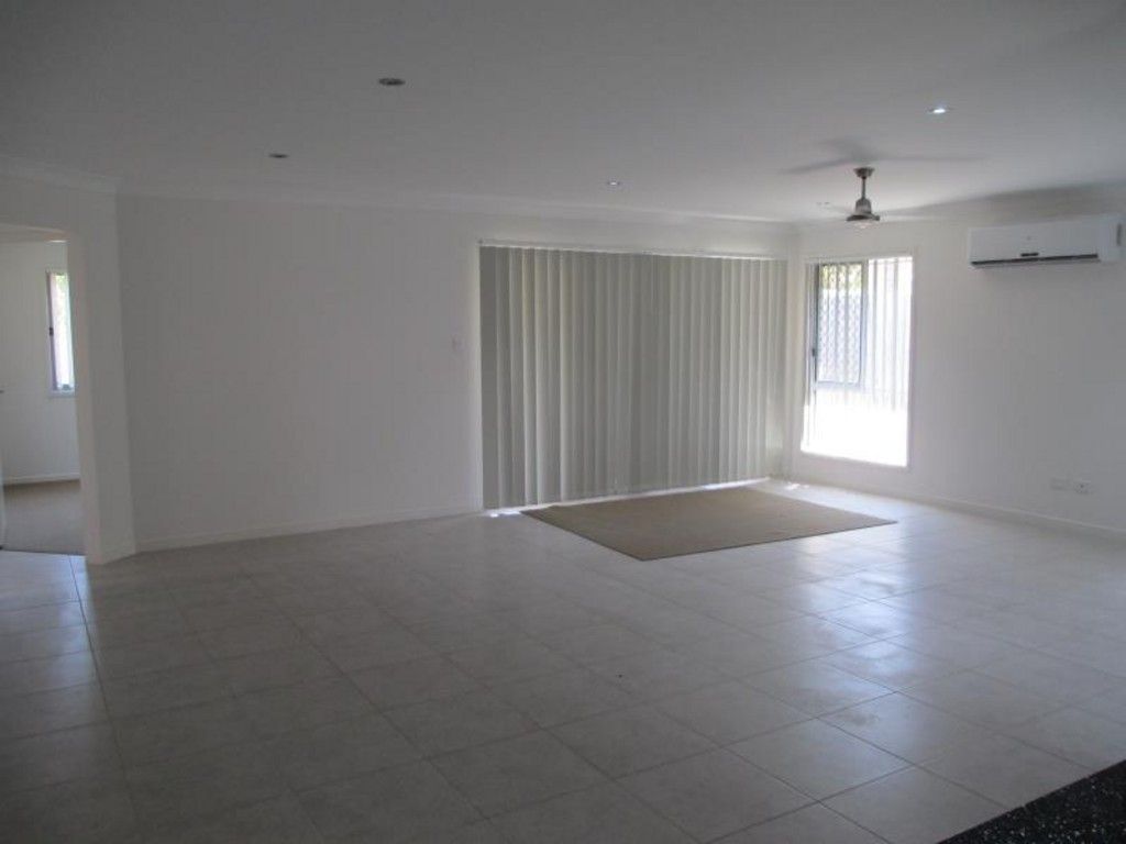 6 Surwold Way, LOGANLEA, QLD 4131