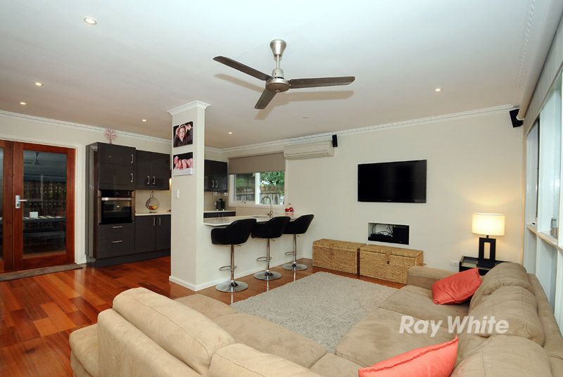 41 Silverton Drive, FERNTREE GULLY VIC 3156