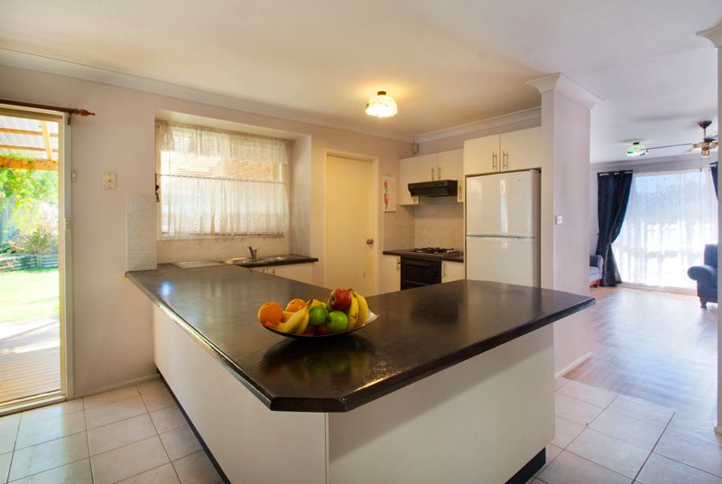 10 Paganini Crescent, CLAREMONT MEADOWS, NSW 2747
