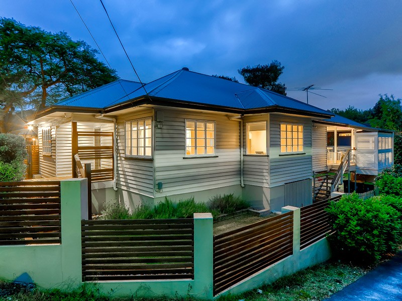 19 Gilbert Road, WINDSOR, QLD 4030