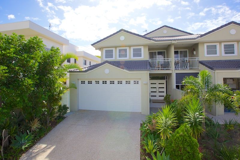 62 Compass Drive, BIGGERA WATERS QLD 4216