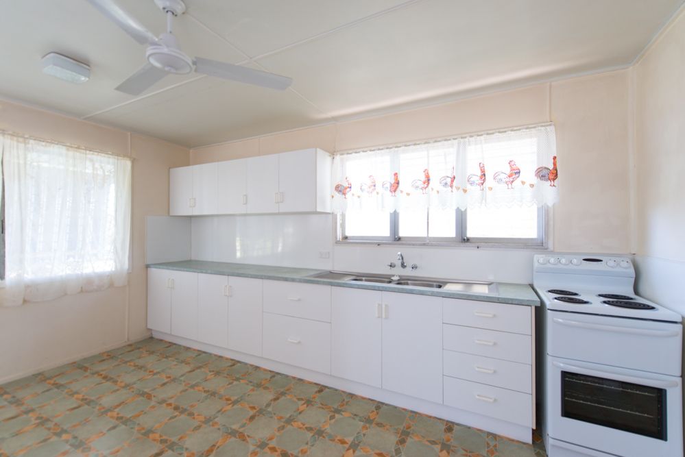82 Wood Street, BARNEY POINT, QLD 4680