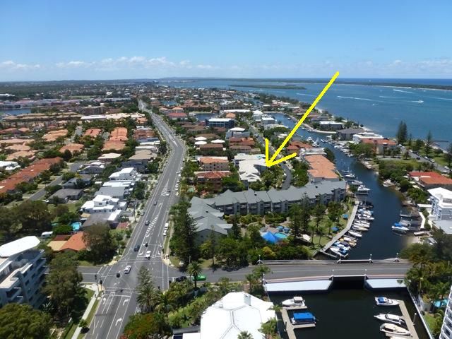 4 Madang Crescent, RUNAWAY BAY QLD 4216