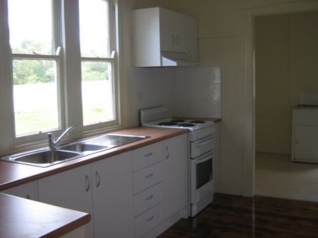 10 Hewitts Avenue, THIRROUL, NSW 2515