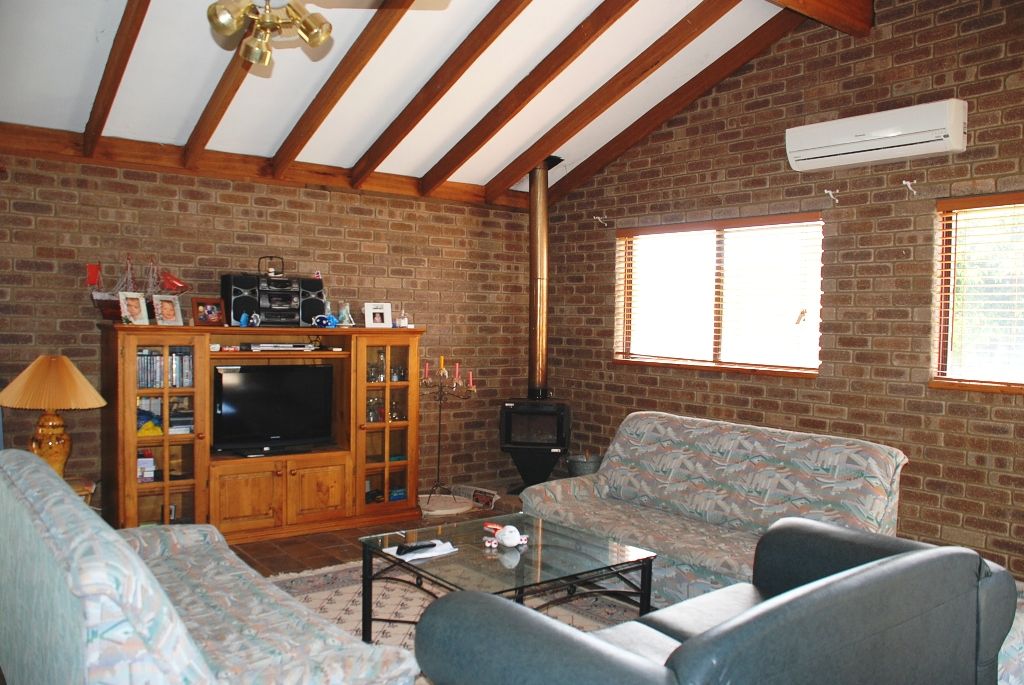 4 Bashford  Street, JURIEN BAY, WA 6516