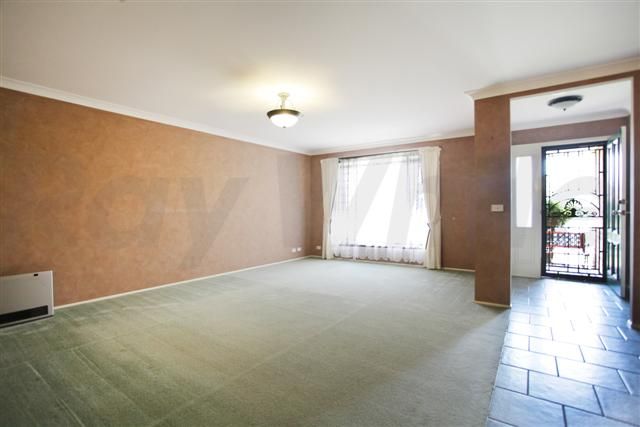 8 Kalua Place, GLENMORE PARK, NSW 2745
